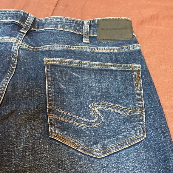 Men’s Dark Blue Colored Jean with a Bootcut Leg By silver Jeans Co. Brand.  EUC! - Picture 8 of 16